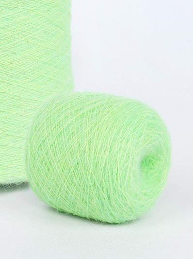 1/13NM 37% Acrylique 35% Nylon 15% Laine 10% Mohair 3% Élasthanne